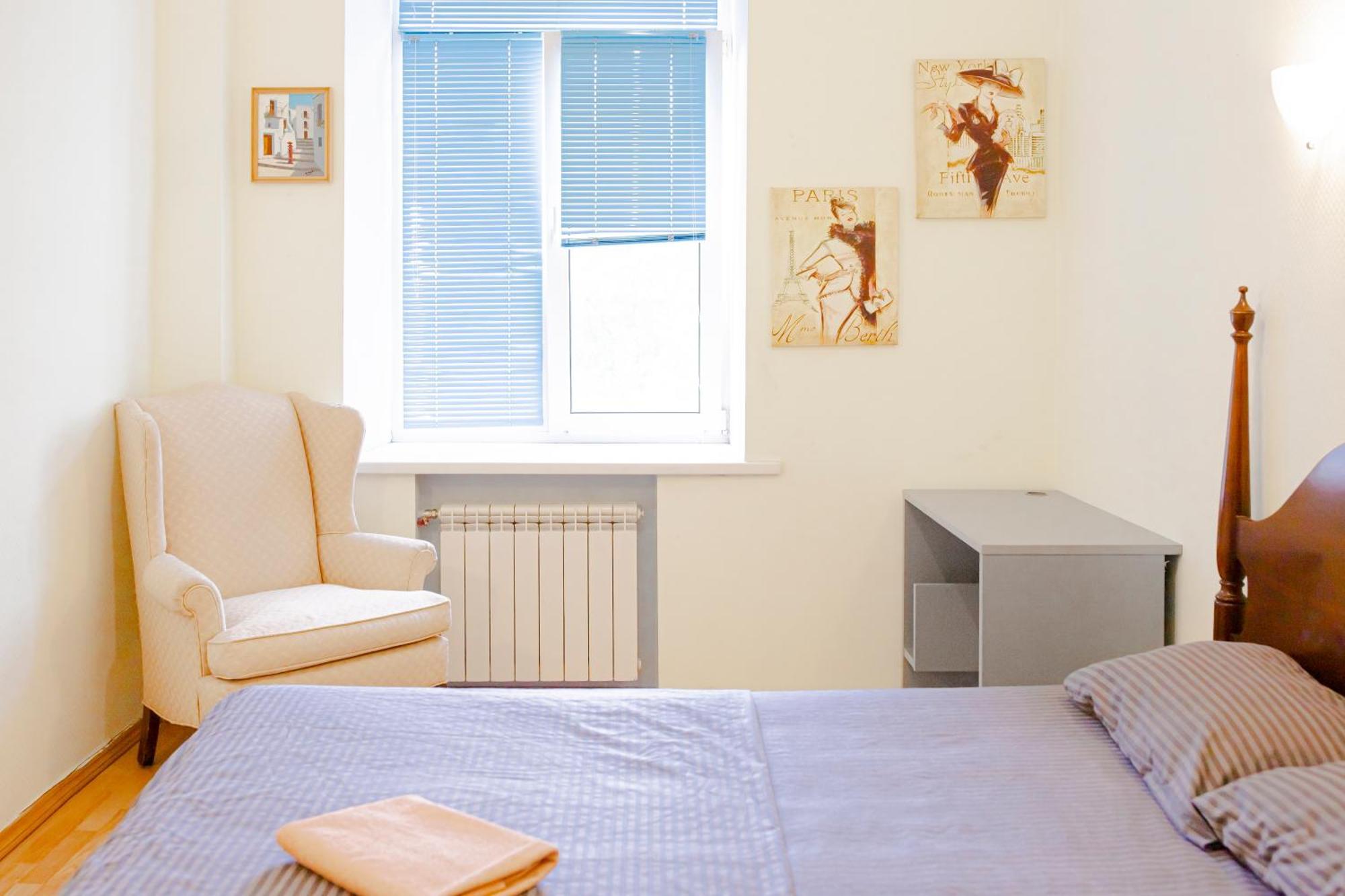 Apartment 3-кімнатні в центрі, метро театральна Kyiv