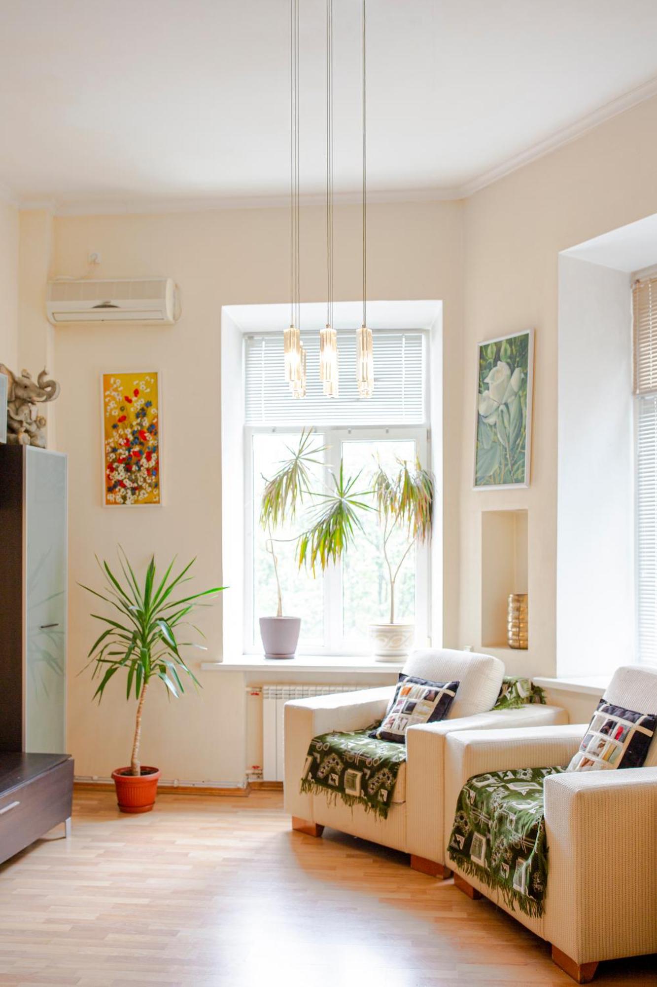 Apartment 3-кімнатні в центрі, метро театральна